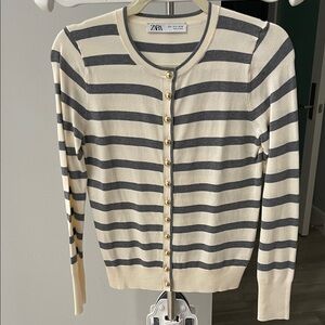 Zara Women's Cream and Gray Striped Cardigan